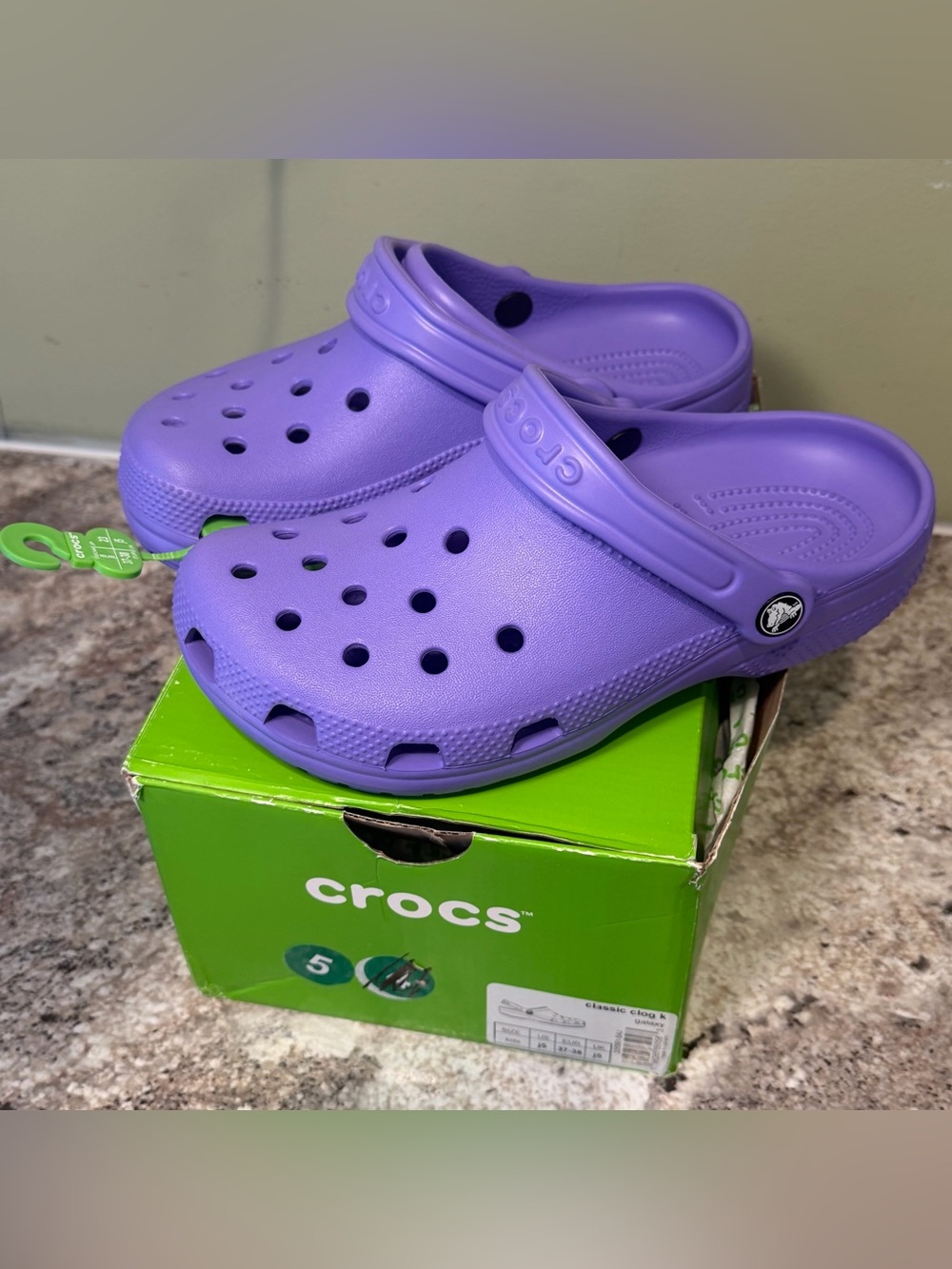 NWT Crocs Classic Clog Size 5 Youth Galaxy Purple